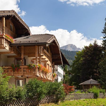 Appartamenti Ladina Campitello di Fassa Buitenkant foto