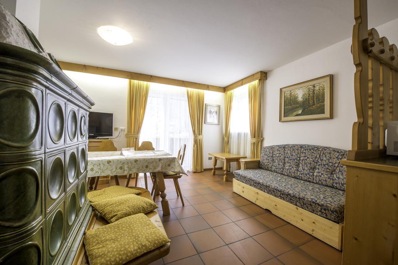 Appartamenti Ladina Campitello di Fassa Buitenkant foto