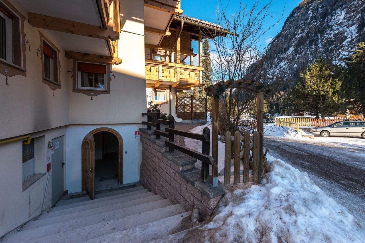 Appartamenti Ladina Campitello di Fassa Buitenkant foto
